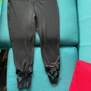 Betsey Johnson black yoga capri ballerina style pants - XL.
